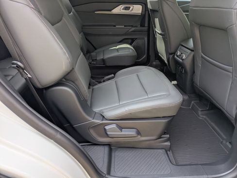 New 2026 Ford Explorer Active image 36