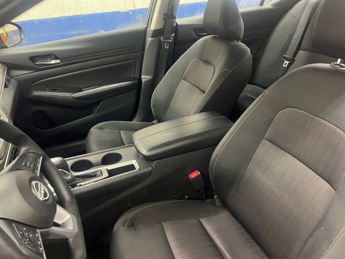 Used 2025 Nissan Altima 2.5 SV image 32