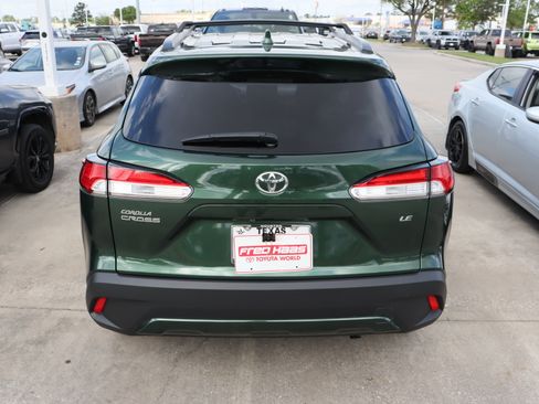 Used 2023 Toyota Corolla Cross LE image 8