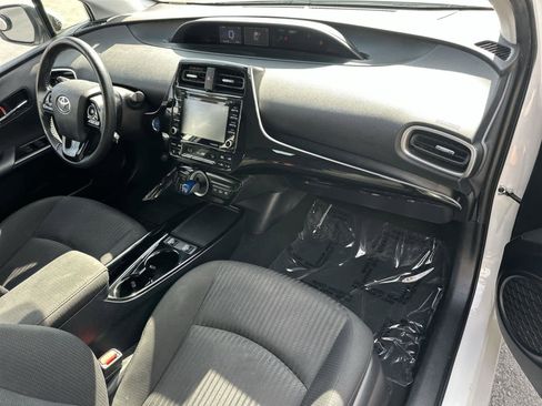 Used 2021 Toyota Prius Prime LE image 12