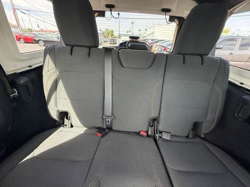 Used 2025 Jeep Wrangler Sport S AWD/4WD image 37