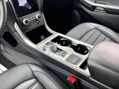 Certified 2024 Ford Edge SEL w/ Convenience Package AWD/4WD image 15