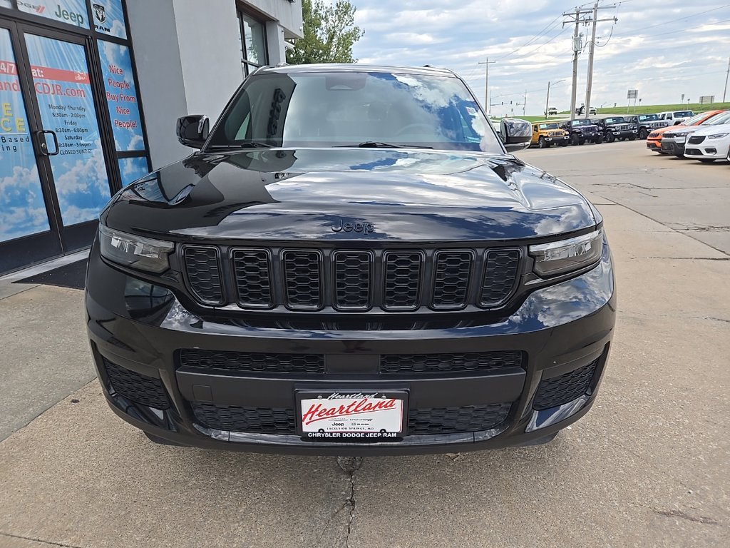 Used 2024 Jeep Grand Cherokee L Altitude AWD/4WD image 6