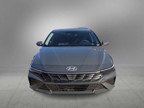 New 2026 Hyundai Elantra SE image 3