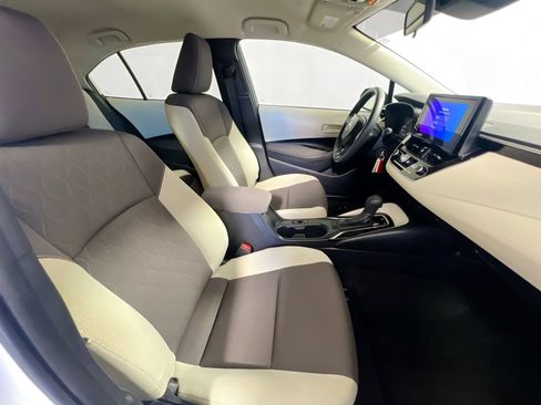 Used 2025 Toyota Corolla LE image 30