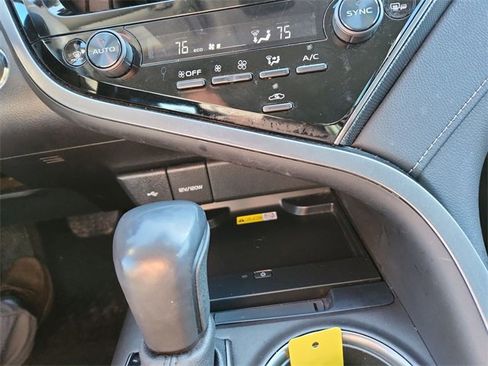 Used 2022 Toyota Camry XSE image 17
