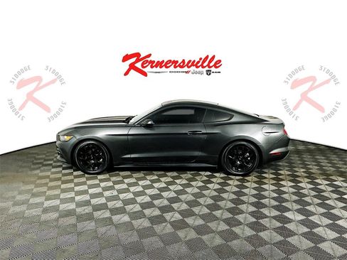 Used 2017 Ford Mustang Coupe image 4