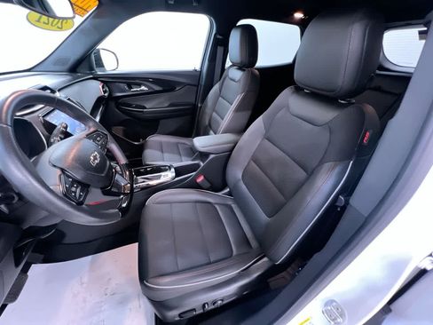 Used 2021 Chevrolet TrailBlazer RS w/ Sun and Liftgate Package AWD/4WD image 14