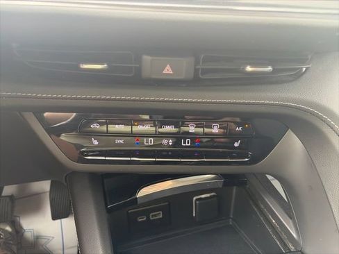Used 2023 Buick Envision Essence FWD image 23