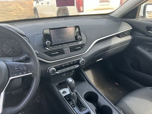 Used 2022 Nissan Altima 2.5 S image 12