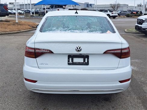 Used 2019 Volkswagen Jetta SEL image 4