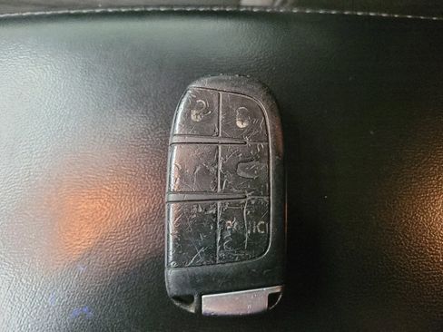 Used 2017 Dodge Journey SE image 32