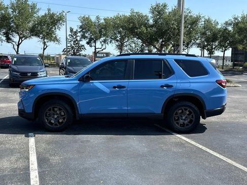 Certified 2025 Honda Pilot TrailSport image 6
