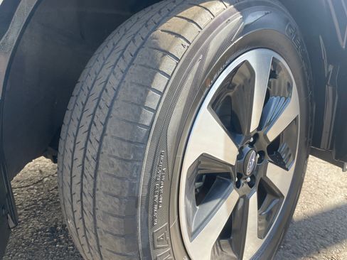 Used 2018 Subaru Forester 2.5i Premium w/ All-Weather Package AWD/4WD image 9
