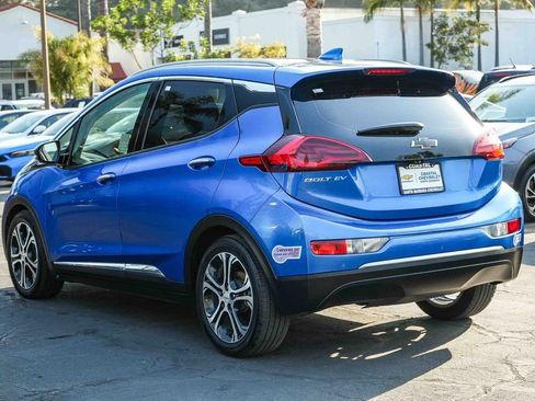 Used 2019 Chevrolet Bolt Premier FWD image 4