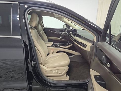 Used 2023 Lincoln Nautilus AWD image 7