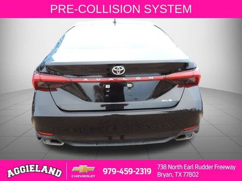 Used 2020 Toyota Avalon XLE image 5