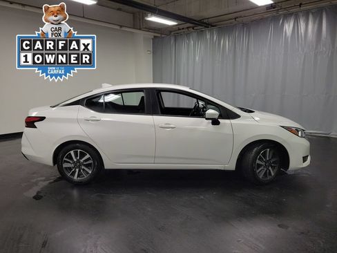 Used 2024 Nissan Versa SV FWD image 9