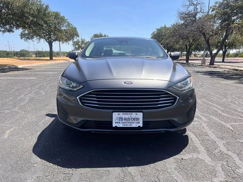 Used 2020 Ford Fusion SE image 4