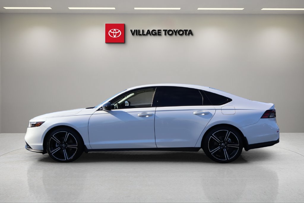 Used 2026 Honda Accord SE image 2
