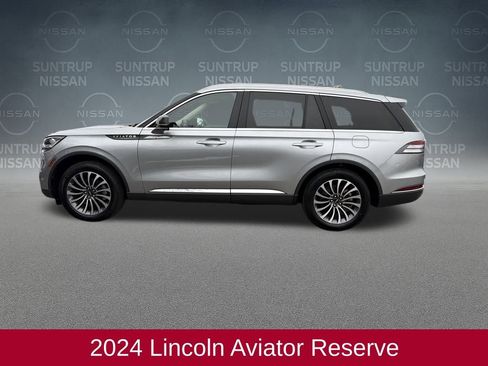 Used 2024 Lincoln Aviator Reserve image 2