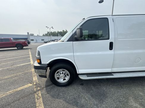 Used 2023 Chevrolet Express 2500 w/ Driver Convenience Package image 30