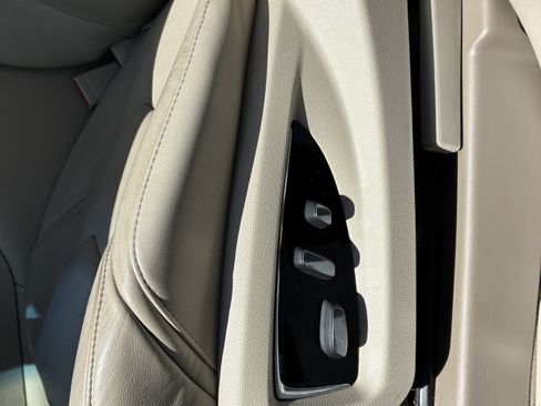 Used 2019 Cadillac Escalade ESV Premium Luxury AWD/4WD image 28