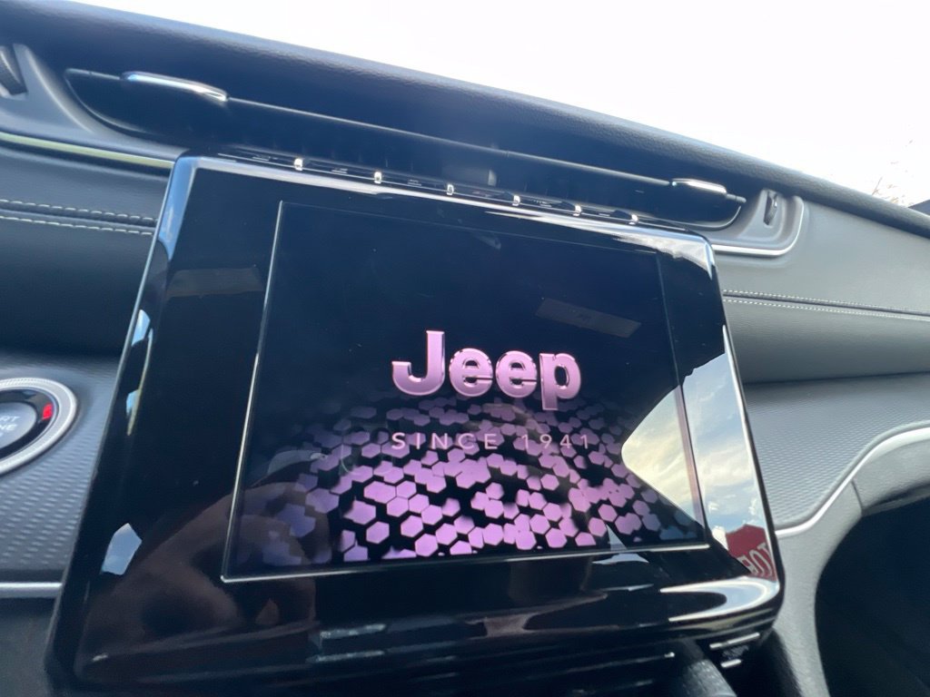 Used 2026 Jeep Grand Cherokee L Laredo RWD image 30