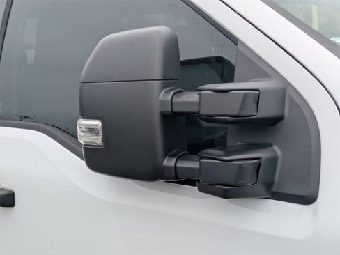 New 2025 Ford F250 XL w/ XL Chrome Package image 10