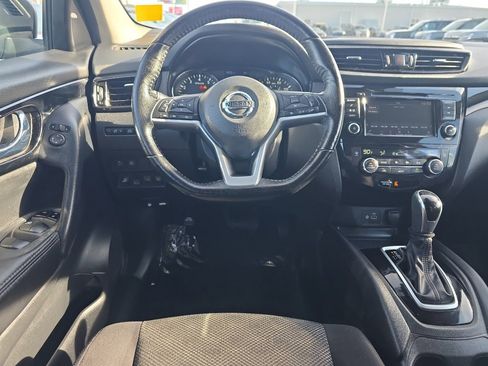 Used 2021 Nissan Rogue Sport SV image 21