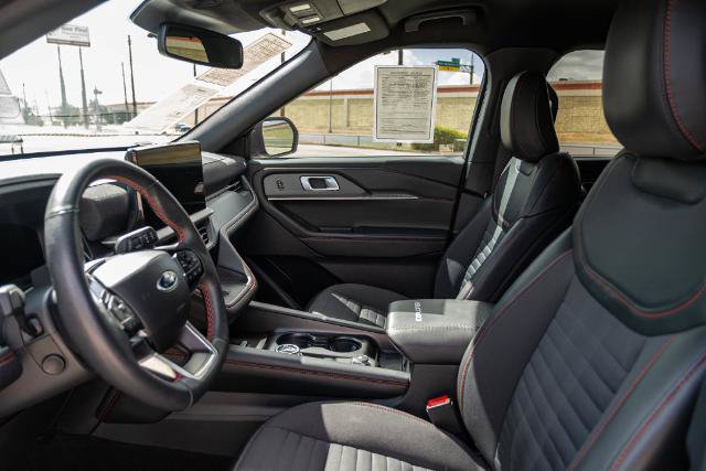 Certified 2025 Ford Explorer ST-Line w/ Premium Package RWD image 15