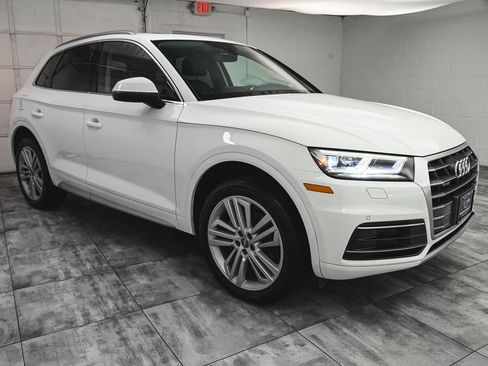 Used 2018 Audi Q5 2.0T Premium Plus w/ Premium Plus Package AWD/4WD image 3