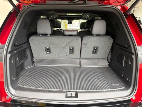 Used 2026 Chevrolet Traverse RS w/ LPO, Floor Liner Package AWD/4WD image 10