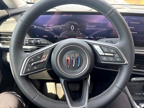 Used 2025 Buick Envision Preferred image 28
