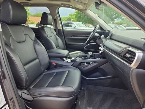 Used 2025 Kia Telluride S AWD/4WD image 30