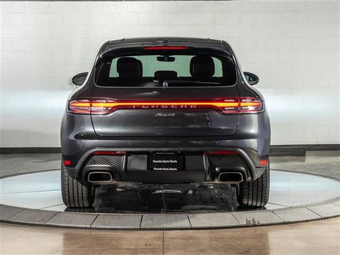 Certified 2025 Porsche Macan image 10