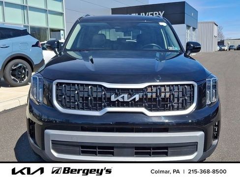Used 2023 Kia Telluride EX image 2