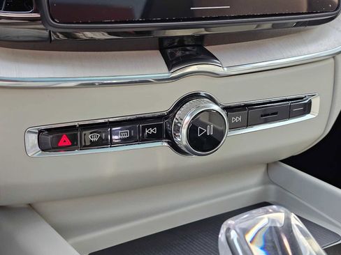 New 2026 Volvo XC60 B5 Ultra w/ Protection Package Premier image 23