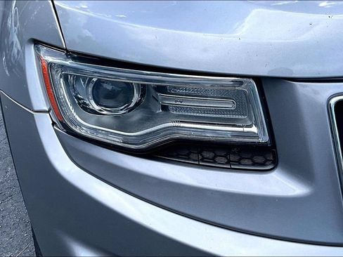 Used 2014 Jeep Grand Cherokee Limited w/ Luxury Group II AWD/4WD image 30
