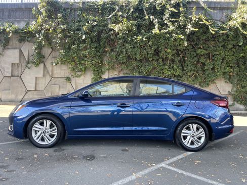 Used 2020 Hyundai Elantra SEL image 1