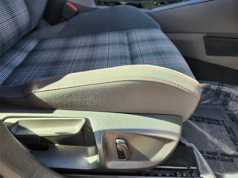 Used 2022 Volkswagen GTI SE image 20