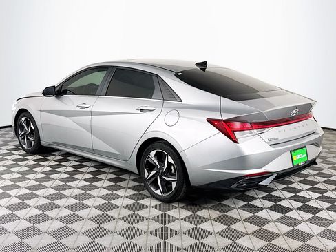 Used 2021 Hyundai Elantra SEL w/ Convenience + Premium Package FWD image 6