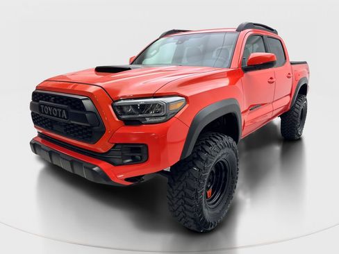 Used 2023 Toyota Tacoma TRD Pro AWD/4WD image 2