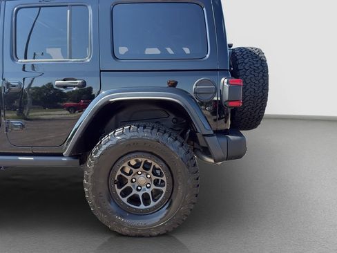 Used 2022 Jeep Wrangler Unlimited Rubicon w/ Xtreme Recon 35" Tire Package AWD/4WD image 30