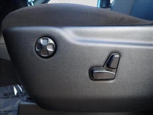 Used 2019 Jeep Grand Cherokee Laredo w/ 18" Wheel & 8.4" Radio Group image 12