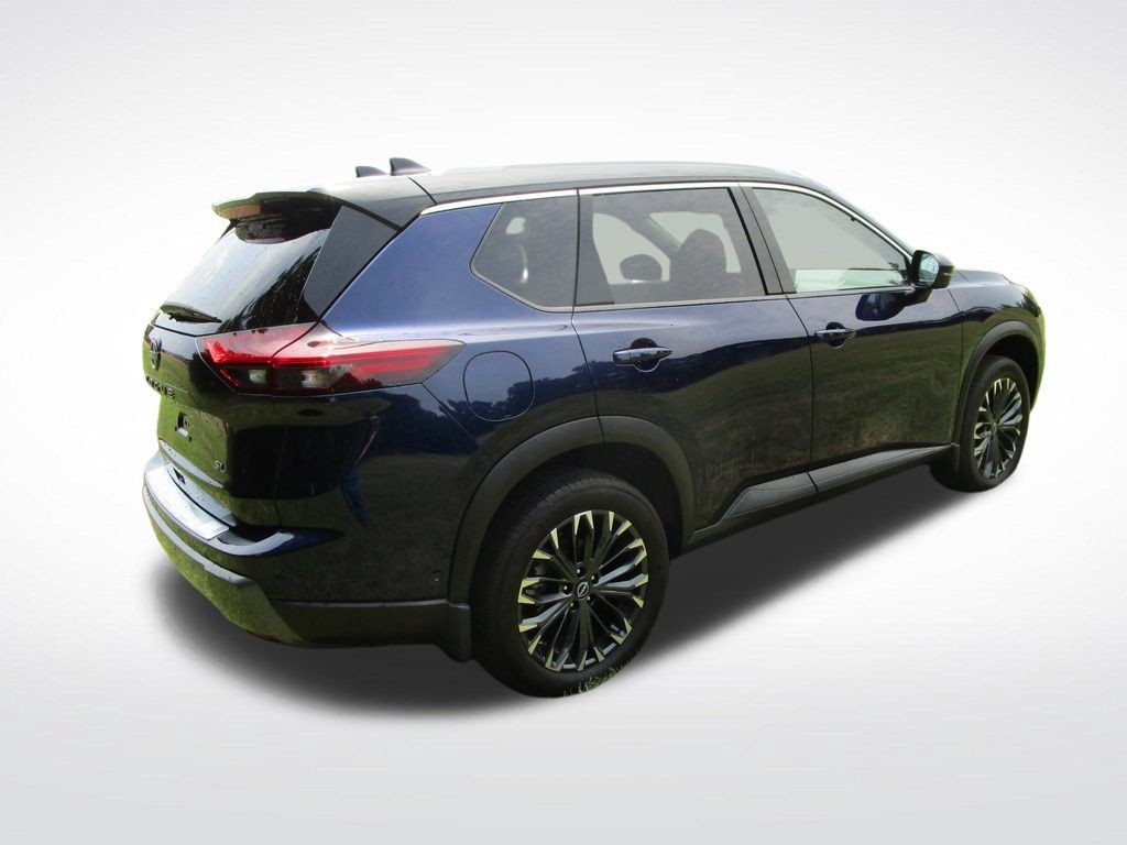 Used 2025 Nissan Rogue SL w/ Tech Package FWD image 10