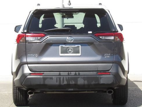 Used 2019 Toyota RAV4 XLE w/ Carpet Mat Package AWD/4WD image 7