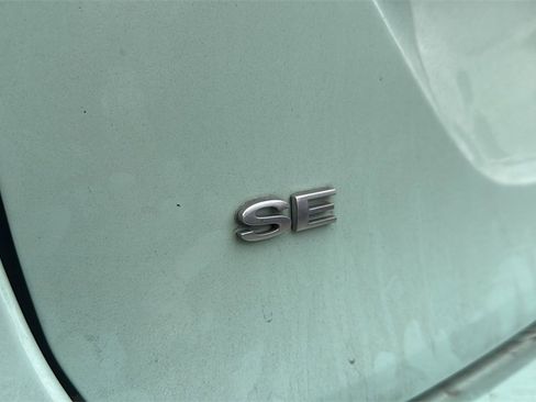 Used 2017 Ford Fiesta SE image 8