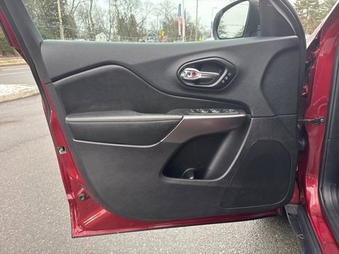 Used 2020 Jeep Cherokee Limited image 15