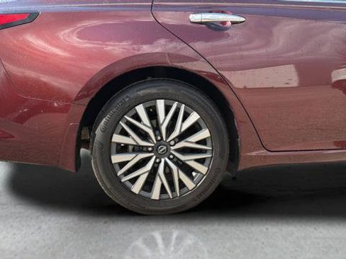 Used 2024 Nissan Altima 2.5 SV w/ SV Premium Package image 13